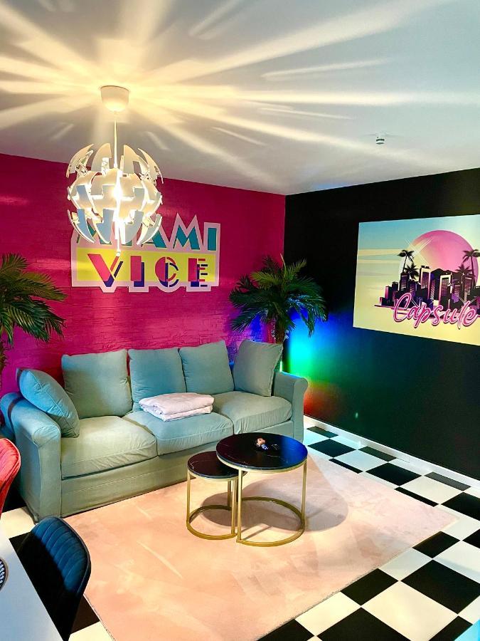 לייבה Capsule Miami Vice - Jacuzzi - Billard - Ecran Cinema & Netflix - Ping-Pong - Nintendo & Jeux- מראה חיצוני תמונה