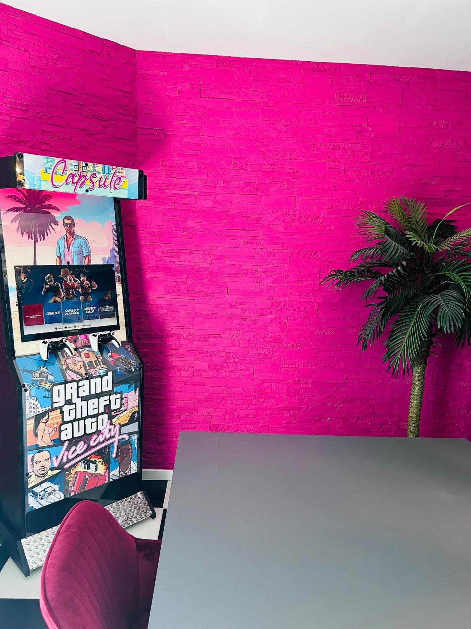 לייבה Capsule Miami Vice - Jacuzzi - Billard - Ecran Cinema & Netflix - Ping-Pong - Nintendo & Jeux- מראה חיצוני תמונה