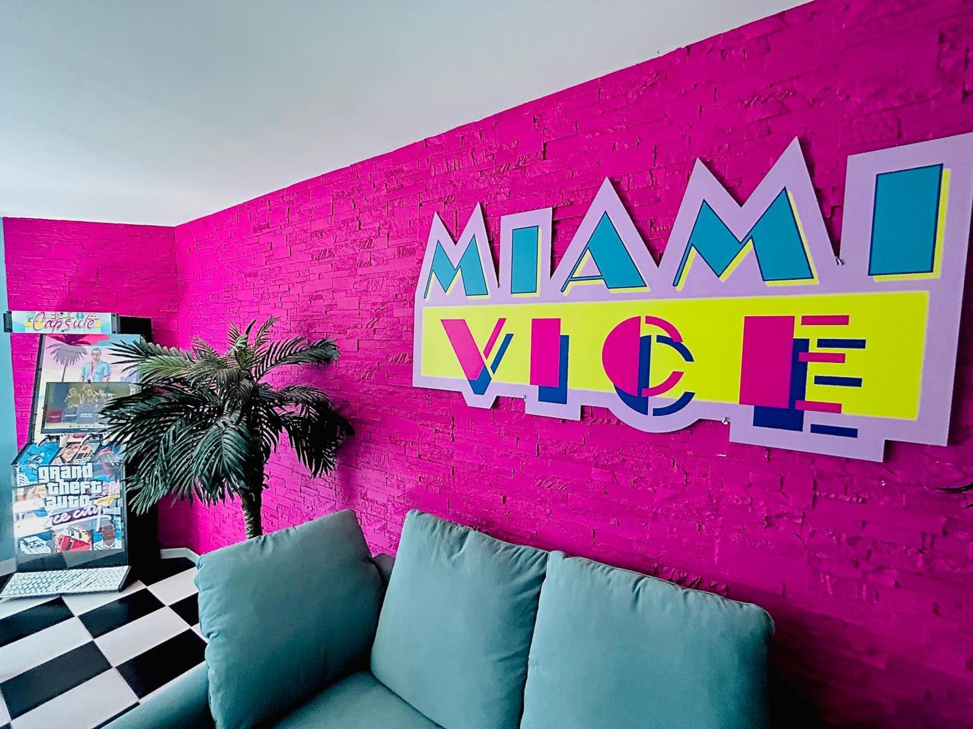 לייבה Capsule Miami Vice - Jacuzzi - Billard - Ecran Cinema & Netflix - Ping-Pong - Nintendo & Jeux- מראה חיצוני תמונה