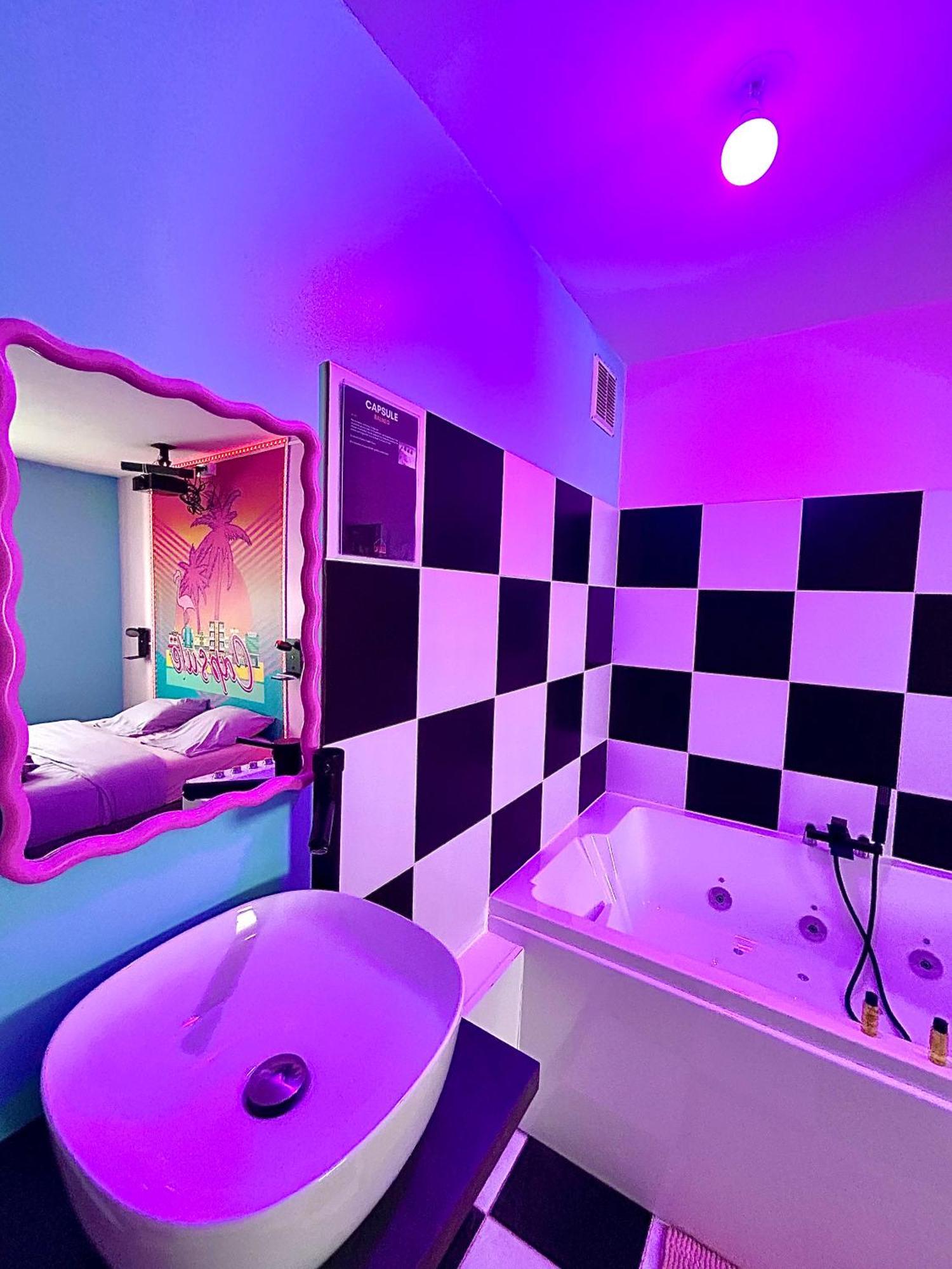 לייבה Capsule Miami Vice - Jacuzzi - Billard - Ecran Cinema & Netflix - Ping-Pong - Nintendo & Jeux- מראה חיצוני תמונה
